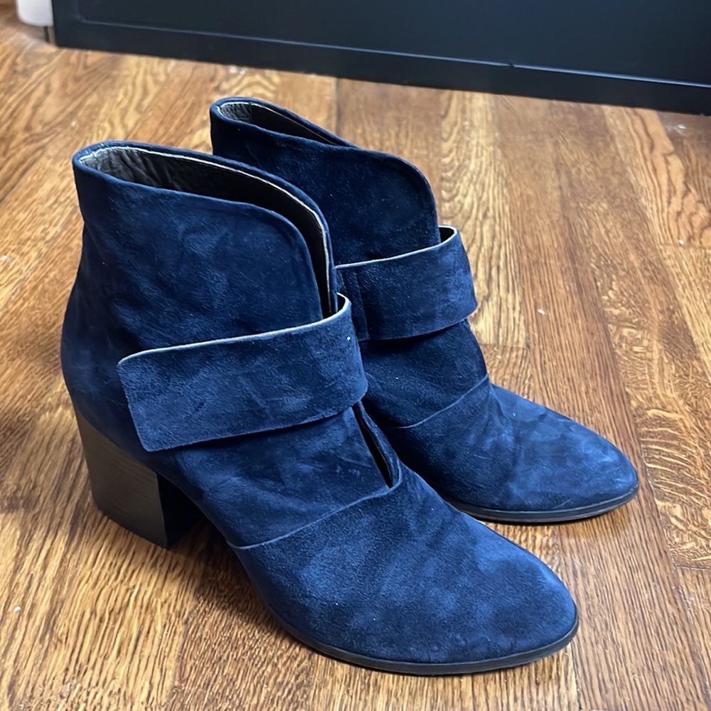 COCLICO Navy Suede Heeled Ankle Boots